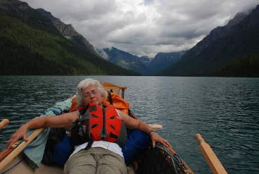 Dona relaxing on oars