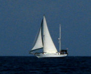 Dragon Lady sailing towards Glover's Atoll