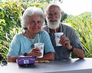 Dona and Gary drinking smoothies