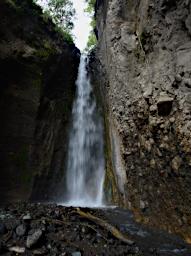 Arusha NP Tululusia Waterfall